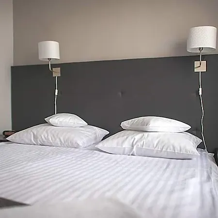 Edison Lotnisko Lawica Hotel 3*