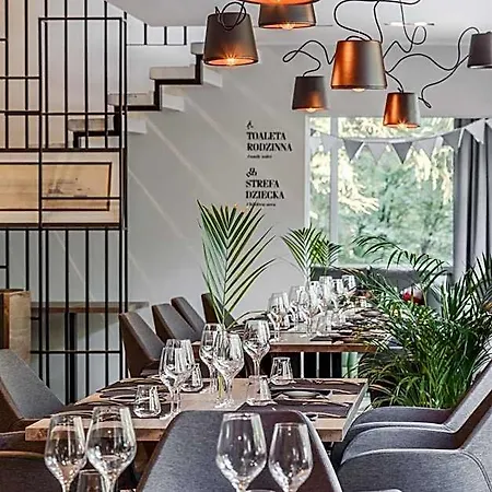 Edison Lotnisko Lawica Hotel