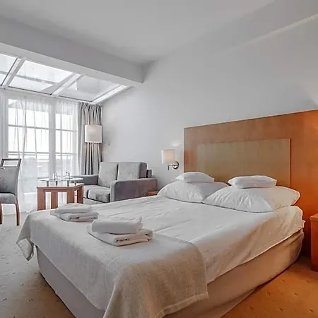 Hotel Edison Lotnisko Lawica Poznań